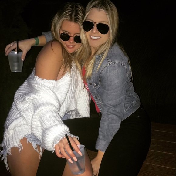 Meet your Posher, Shelby - Picture 3 of 4